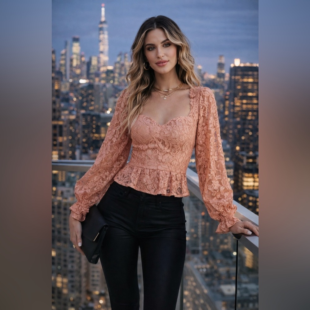 BLUSH
CROPPED LACE PEPLUM
BLOUSE - BLUSH-SIZE MEDIUM🩷